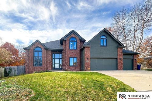 2924 Blackhawk Cir, Bellevue, NE, 68123-3711 | Card Image