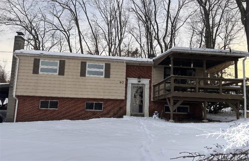 40 Grace St, Imperial, PA, 15126-8814 | Card Image