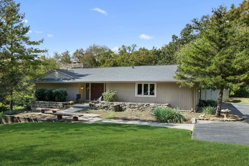 25146 N West Tower Dr, Tower Lakes, IL, 60010-1196 | Card Image