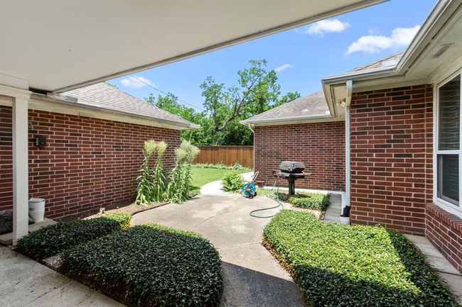548 Cascade St, House other with 4 bedrooms, 4 bathrooms and 2 parking in Bellaire TX | Image 27