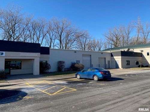 ste-402-5000 Tremont Ave, Davenport, IA, 52807-1022 | Card Image