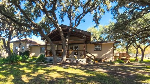857 Madrona Rd, Pipe Creek, TX, 78063-5035 | Card Image