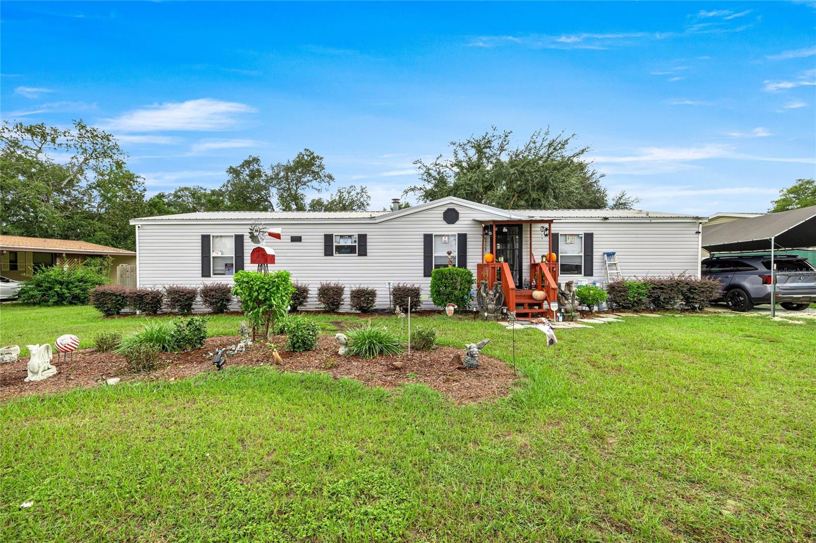 Residential in BELLEVIEW 2