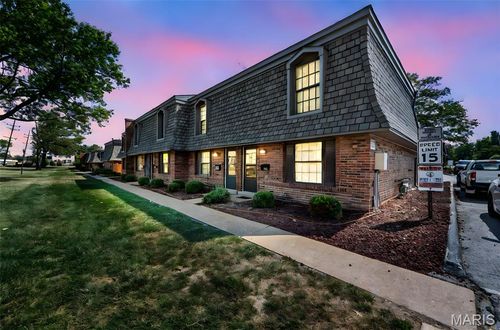 1918 Union Rd, Saint Louis, MO, 63125-2347 | Card Image
