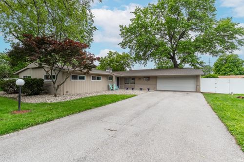 8520 Fiesta Way, Fort Wayne, IN, 46815-5721 | Card Image