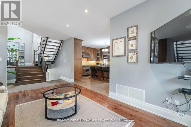 12 Gosling Rd, House other with 4 bedrooms, 4 bathrooms and 5 parking in Maple ON | Image 8