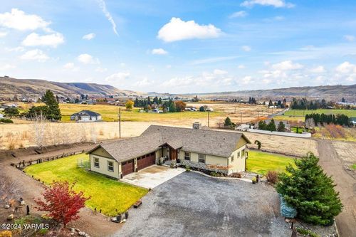 338 Clemans Dr, Naches, WA, 98937 | Card Image