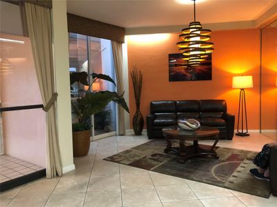 201 - 1200 Saint Charles Pl, Condo with 2 bedrooms, 2 bathrooms and null parking in Pembroke Pines FL | Image 3