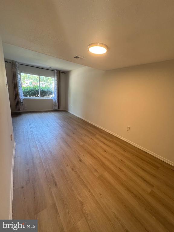 Residential in WALKERSVILLE 3
