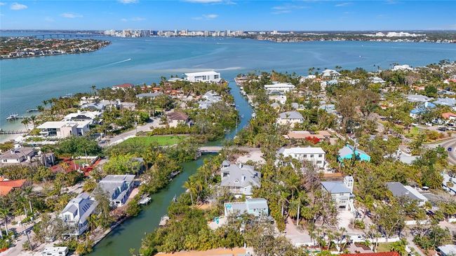 111 Faubel St, House other with 3 bedrooms, 3 bathrooms and null parking in Siesta Key FL | Image 4