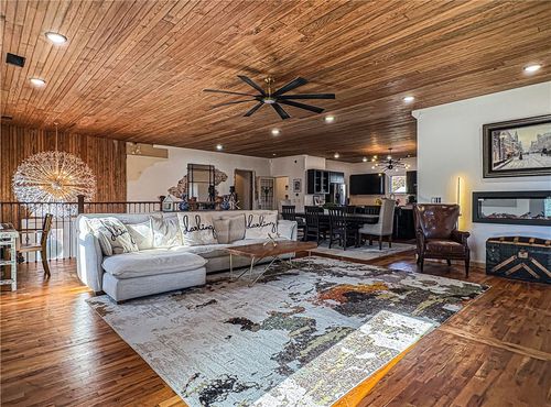 510 E Madison Ave, Berryville, AR, 72616-4051 | Card Image