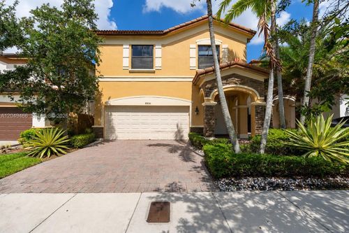 8850 Nw 99th Path, Doral, FL, 33178-2762 | Card Image