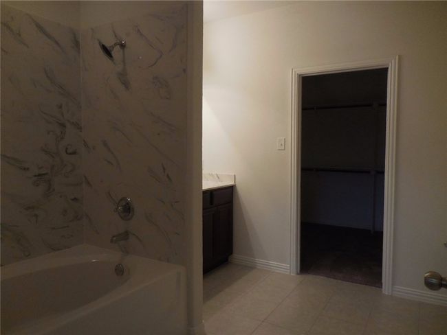 2224 Abbey Ln, Townhouse with 3 bedrooms, 3 bathrooms and null parking in Mesquite TX | Image 4