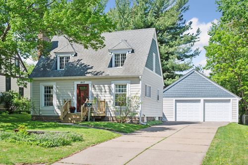 1817 Arona St, Falcon Heights, MN, 55113-6138 | Card Image