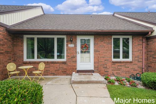 2310 Radcliff Village Dr Se, Grand Rapids, MI, 49546-5758 | Card Image