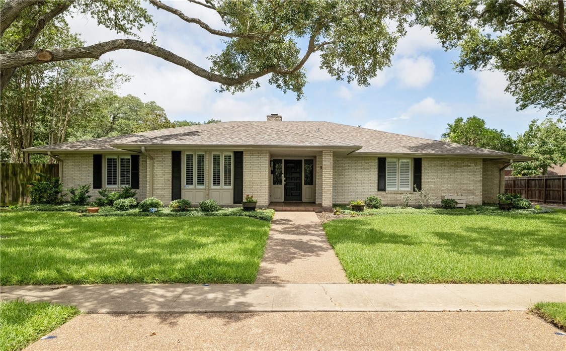 River Oaks Dr, Corpus Christi, TX 78413