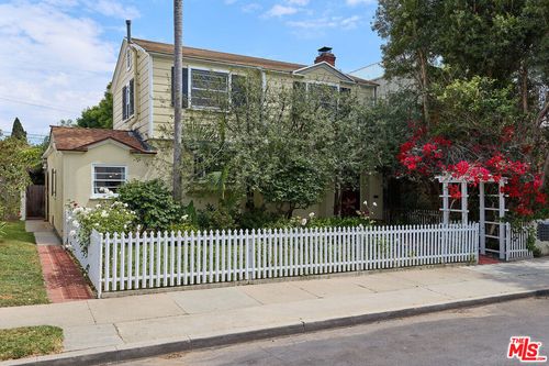 820 Crestmoore Pl, Venice, CA, 90291-4817 | Card Image