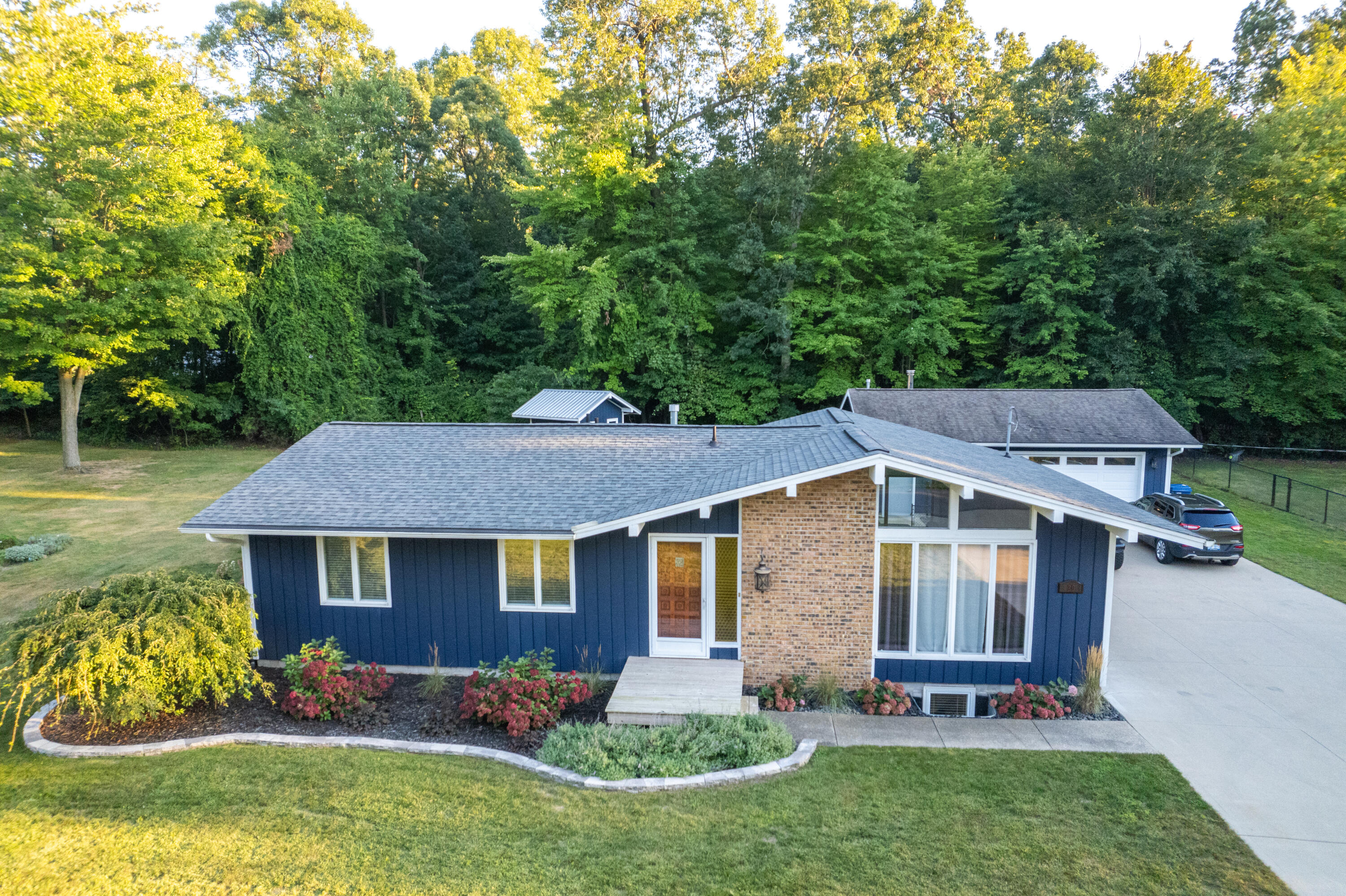 Circle Dr, Fruitport, MI 49415