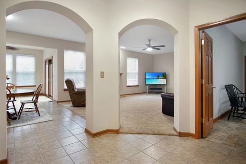 607 Vista Dr, Oswego, IL, 60543-8129 | Card Image