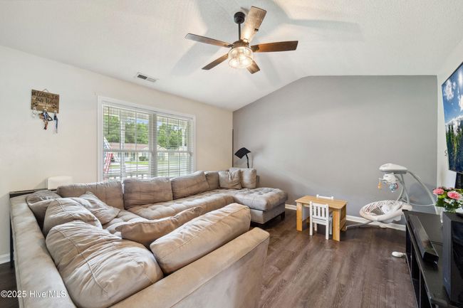 109 King St, House other with 3 bedrooms, 2 bathrooms and 1 parking in Jacksonville NC | Image 11