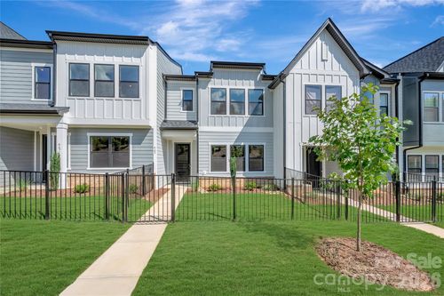 463 Nash St, Fort Mill, SC, 29715-7730 | Card Image