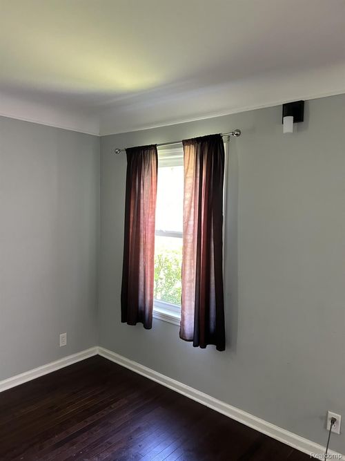 25587 Ivanhoe, Redford, MI, 48239-3462 | Card Image