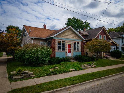 564 Garfield Ave, Grand Rapids, MI, 49504-5042 | Card Image