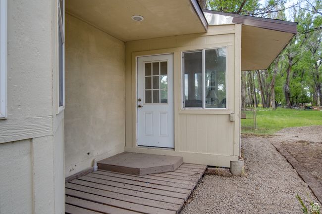 Property entrance | Image 11