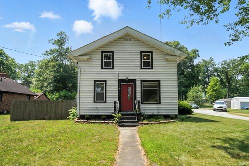 308 S Main St, Wolcottville, IN, 46795-9604 | Card Image