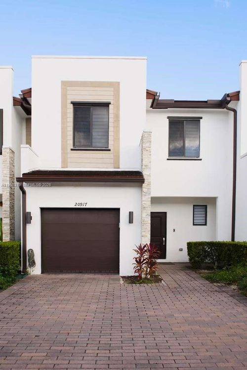 20917 Ne 8th Ave, Miami, FL, 33179-1375 | Card Image