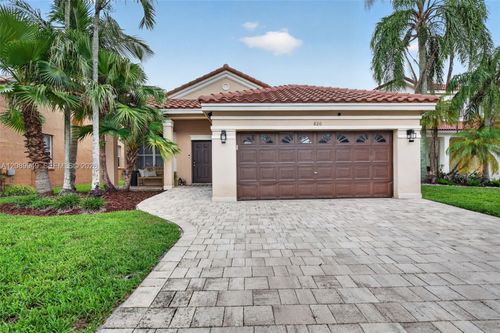 820 Falling Water Rd, Weston, FL, 33326-3553 | Card Image