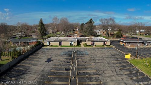 16989 Farmington Rd, Livonia, MI, 48154-2946 | Card Image
