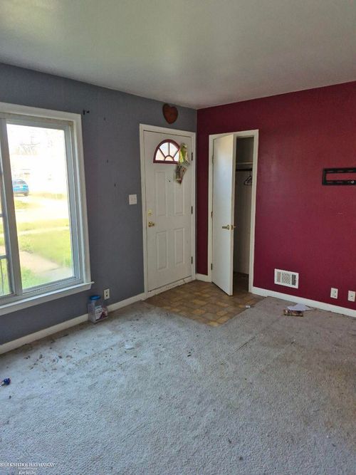 21893 Ehlert Ave, Warren, MI, 48089-2889 | Card Image