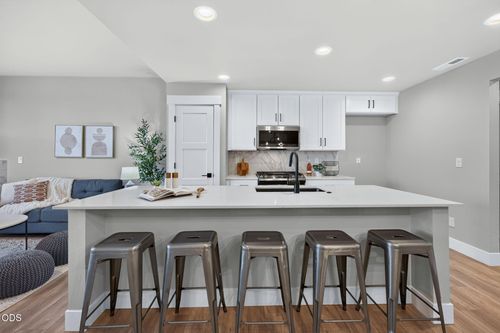 20520 Empire Ave, Bend, OR, 97701-5700 | Card Image