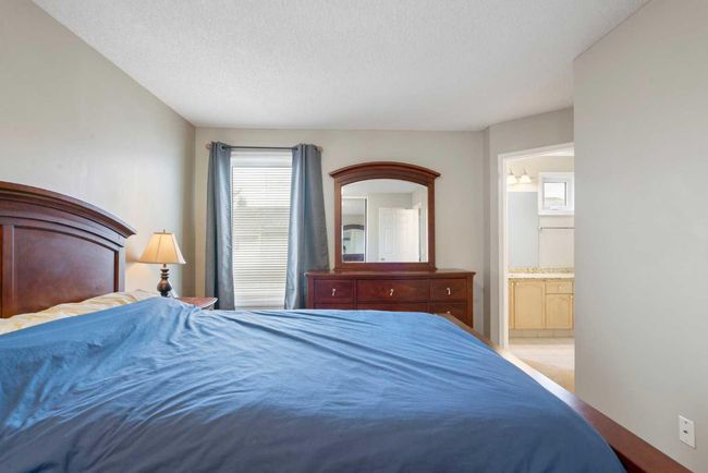 219 Coachway Lane Sw, Townhouse with 3 bedrooms, 3 bathrooms and 2 parking in Calgary AB | Image 22