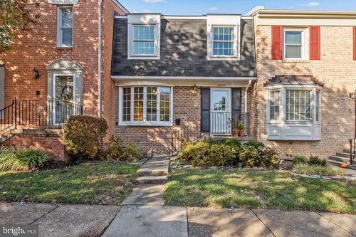 6620 Rosecroft Pl, FALLS CHURCH, VA, 22043-1827 | Card Image
