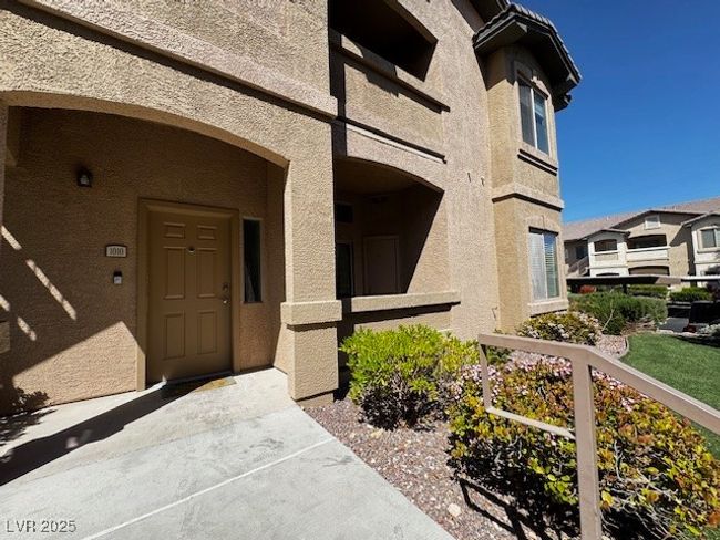 1010 - 8985 S Durango Dr, Condo with 3 bedrooms, 2 bathrooms and null parking in Las Vegas NV | Image 4