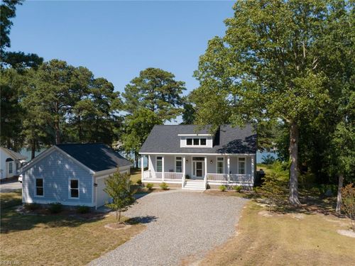 7877 Berkeley Dr, Gloucester Point, VA, 23062-2107 | Card Image