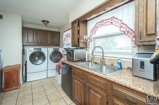 8833 Hickory Ln, House other with 3 bedrooms, 2 bathrooms and null parking in Ozawkie KS | Image 11