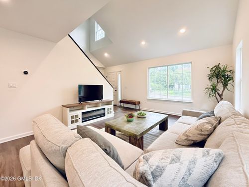 34-95 Intervale Rd, Stamford, CT, 06905-1342 | Card Image