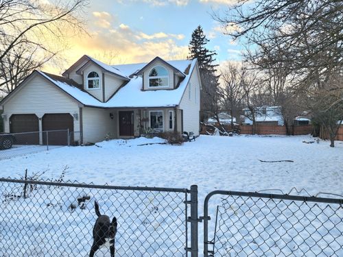 9119 Garfield Dr, Whitmore Lake, MI, 48189-9273 | Card Image