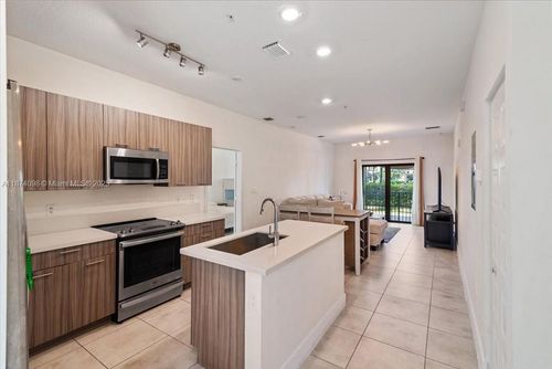 apt-13-4636 Nw 84th Ave, Doral, FL, 33166-5975 | Card Image