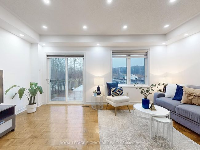 321 Bussel Cres, House attached with 3 bedrooms, 3 bathrooms and 2 parking in Milton ON | Image 4
