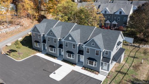 670 E Main St, Jefferson Valley, NY, 10535-1132 | Card Image