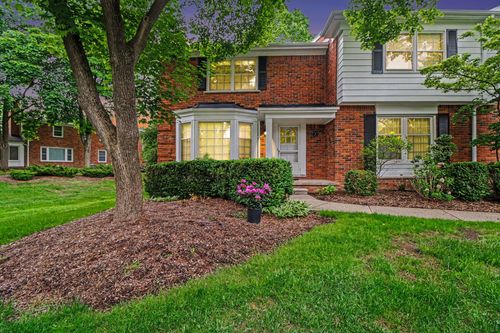 11-7 Barbour Ln, Bloomfield Hills, MI, 48304-2701 | Card Image