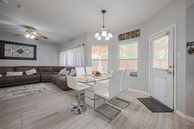 723 Pine Thicket Ct, House other with 3 bedrooms, 3 bathrooms and 2 parking in Spring TX | Image 9