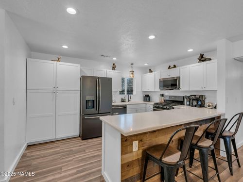 7776 Moonbeam Dr, Flagstaff, AZ, 86004-1145 | Card Image