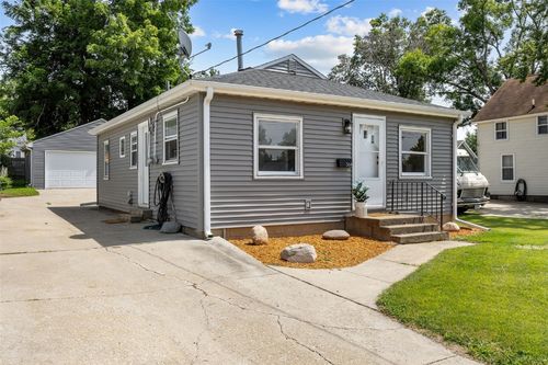 364 30th St Se, Cedar Rapids, IA, 52403-1954 | Card Image