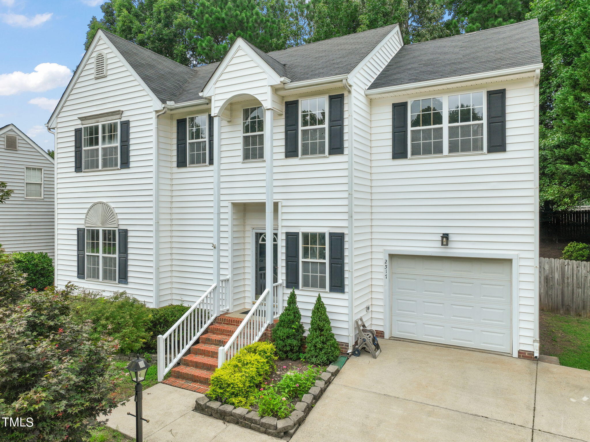 Farlow Gap Ln, Raleigh, NC 27603