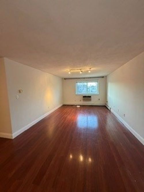 3q-215 Winter St, Weymouth, MA, 02188-3319 | Card Image
